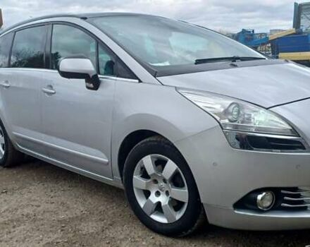 Серый Пежо 5008, объемом двигателя 1.6 л и пробегом 217 тыс. км за 9500 $, фото 9 на Automoto.ua