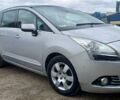 Серый Пежо 5008, объемом двигателя 1.6 л и пробегом 217 тыс. км за 9500 $, фото 9 на Automoto.ua