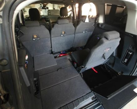 Сірий Пежо 5008, об'ємом двигуна 1.6 л та пробігом 192 тис. км за 9100 $, фото 17 на Automoto.ua