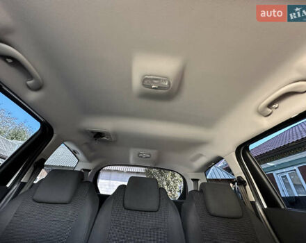 Сірий Пежо 5008, об'ємом двигуна 0 л та пробігом 264 тис. км за 9400 $, фото 2 на Automoto.ua