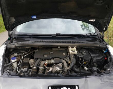 Сірий Пежо 5008, об'ємом двигуна 1.6 л та пробігом 192 тис. км за 9100 $, фото 6 на Automoto.ua