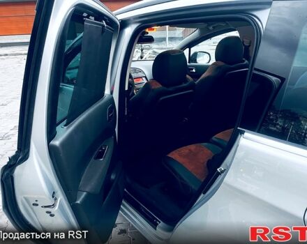 Сірий Пежо 5008, об'ємом двигуна 1.6 л та пробігом 268 тис. км за 9500 $, фото 9 на Automoto.ua