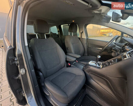 Сірий Пежо 5008, об'ємом двигуна 1.6 л та пробігом 269 тис. км за 7700 $, фото 29 на Automoto.ua