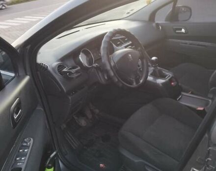 Сірий Пежо 5008, об'ємом двигуна 1.6 л та пробігом 256 тис. км за 8300 $, фото 4 на Automoto.ua