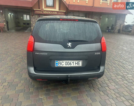 Серый Пежо 5008, объемом двигателя 1.6 л и пробегом 260 тыс. км за 10777 $, фото 3 на Automoto.ua