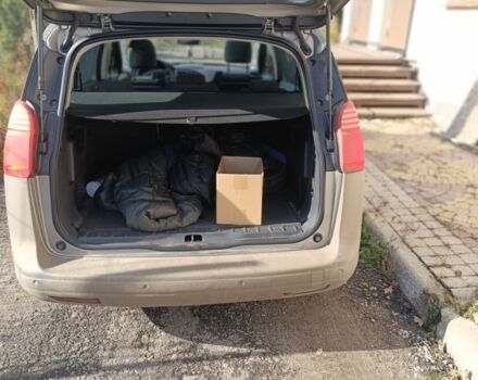 Сірий Пежо 5008, об'ємом двигуна 8 л та пробігом 350 тис. км за 4000 $, фото 3 на Automoto.ua