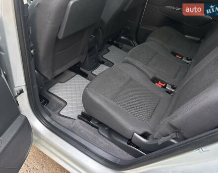 Сірий Пежо 5008, об'ємом двигуна 0 л та пробігом 264 тис. км за 9400 $, фото 9 на Automoto.ua