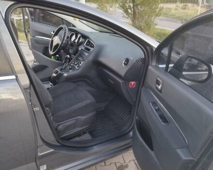 Сірий Пежо 5008, об'ємом двигуна 1.6 л та пробігом 256 тис. км за 8300 $, фото 14 на Automoto.ua