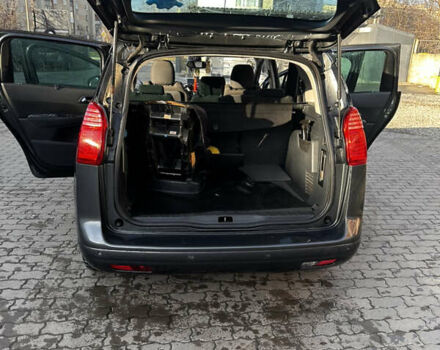 Сірий Пежо 5008, об'ємом двигуна 1.56 л та пробігом 245 тис. км за 8000 $, фото 3 на Automoto.ua