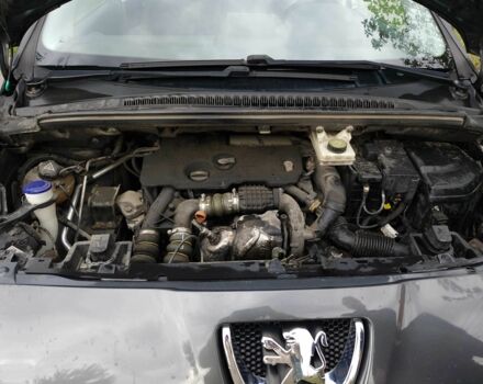 Сірий Пежо 5008, об'ємом двигуна 1.6 л та пробігом 192 тис. км за 9100 $, фото 7 на Automoto.ua