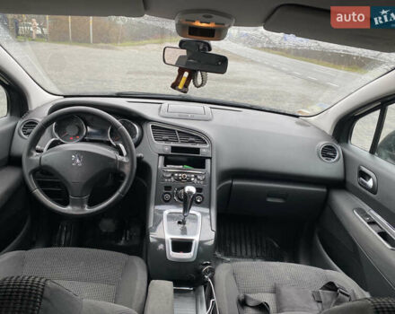 Серый Пежо 5008, объемом двигателя 1.6 л и пробегом 272 тыс. км за 7800 $, фото 8 на Automoto.ua