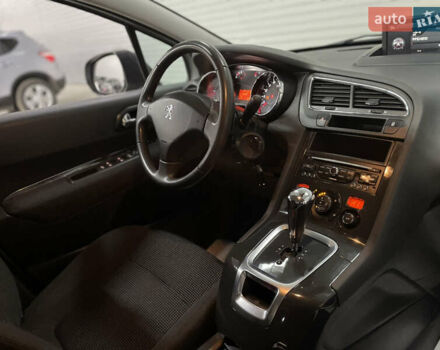 Серый Пежо 5008, объемом двигателя 1.6 л и пробегом 237 тыс. км за 10650 $, фото 25 на Automoto.ua