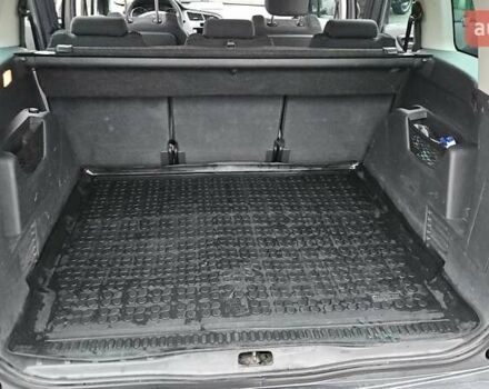 Сірий Пежо 5008, об'ємом двигуна 1.56 л та пробігом 263 тис. км за 10200 $, фото 26 на Automoto.ua