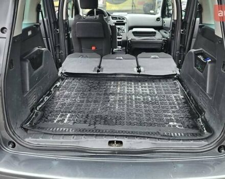 Сірий Пежо 5008, об'ємом двигуна 1.56 л та пробігом 263 тис. км за 10200 $, фото 29 на Automoto.ua