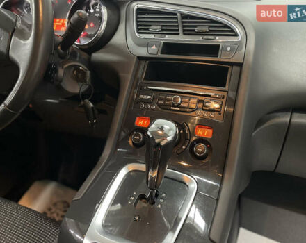 Сірий Пежо 5008, об'ємом двигуна 1.6 л та пробігом 237 тис. км за 10650 $, фото 21 на Automoto.ua