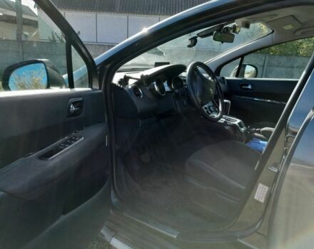 Сірий Пежо 5008, об'ємом двигуна 1.6 л та пробігом 300 тис. км за 9000 $, фото 2 на Automoto.ua