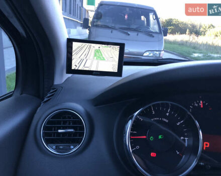 Сірий Пежо 5008, об'ємом двигуна 1.6 л та пробігом 185 тис. км за 10400 $, фото 55 на Automoto.ua