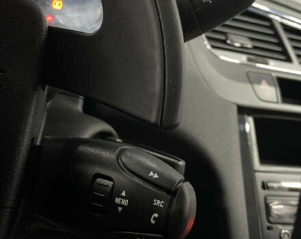 Сірий Пежо 5008, об'ємом двигуна 1.6 л та пробігом 237 тис. км за 10650 $, фото 14 на Automoto.ua