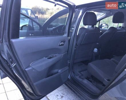 Сірий Пежо 5008, об'ємом двигуна 1.6 л та пробігом 185 тис. км за 10400 $, фото 39 на Automoto.ua