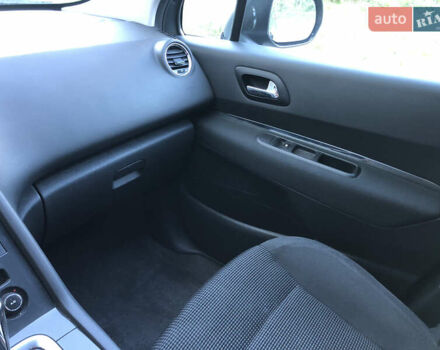 Сірий Пежо 5008, об'ємом двигуна 1.6 л та пробігом 185 тис. км за 10400 $, фото 54 на Automoto.ua