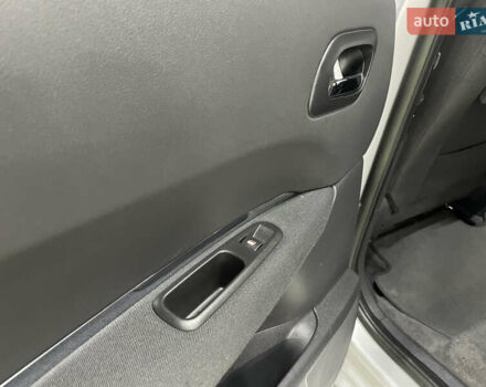 Серый Пежо 5008, объемом двигателя 1.6 л и пробегом 237 тыс. км за 10650 $, фото 37 на Automoto.ua