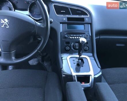 Сірий Пежо 5008, об'ємом двигуна 1.6 л та пробігом 185 тис. км за 10800 $, фото 42 на Automoto.ua