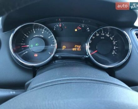 Сірий Пежо 5008, об'ємом двигуна 1.6 л та пробігом 185 тис. км за 10800 $, фото 46 на Automoto.ua