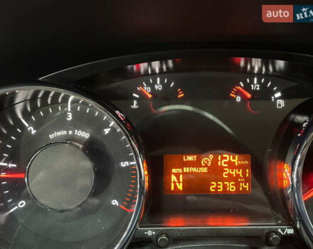 Сірий Пежо 5008, об'ємом двигуна 1.6 л та пробігом 237 тис. км за 10650 $, фото 18 на Automoto.ua