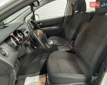 Серый Пежо 5008, объемом двигателя 1.6 л и пробегом 237 тыс. км за 10650 $, фото 33 на Automoto.ua