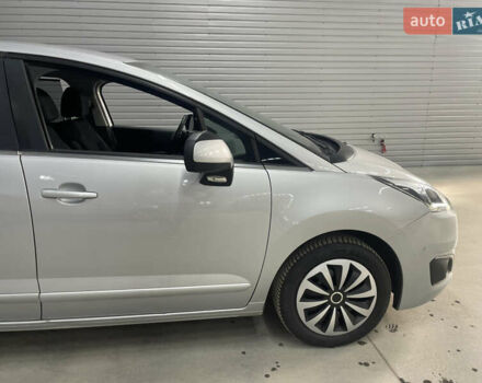 Сірий Пежо 5008, об'ємом двигуна 1.6 л та пробігом 237 тис. км за 10650 $, фото 8 на Automoto.ua
