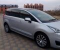 Серый Пежо 5008, объемом двигателя 2 л и пробегом 180 тыс. км за 11200 $, фото 1 на Automoto.ua