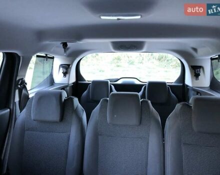 Сірий Пежо 5008, об'ємом двигуна 1.6 л та пробігом 185 тис. км за 10800 $, фото 40 на Automoto.ua