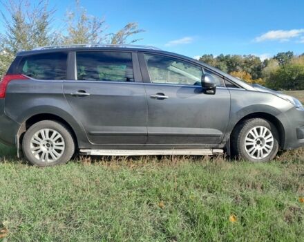 Сірий Пежо 5008, об'ємом двигуна 1.6 л та пробігом 300 тис. км за 9000 $, фото 1 на Automoto.ua