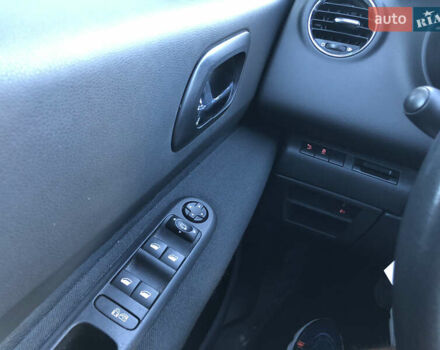 Сірий Пежо 5008, об'ємом двигуна 1.6 л та пробігом 185 тис. км за 10400 $, фото 53 на Automoto.ua