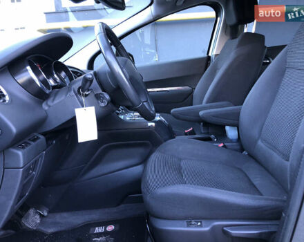 Сірий Пежо 5008, об'ємом двигуна 1.6 л та пробігом 185 тис. км за 10400 $, фото 33 на Automoto.ua