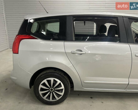 Серый Пежо 5008, объемом двигателя 1.6 л и пробегом 237 тыс. км за 10650 $, фото 11 на Automoto.ua