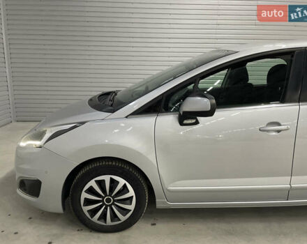 Серый Пежо 5008, объемом двигателя 1.6 л и пробегом 237 тыс. км за 10650 $, фото 41 на Automoto.ua