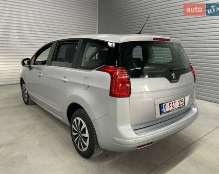 Сірий Пежо 5008, об'ємом двигуна 1.6 л та пробігом 237 тис. км за 10650 $, фото 3 на Automoto.ua