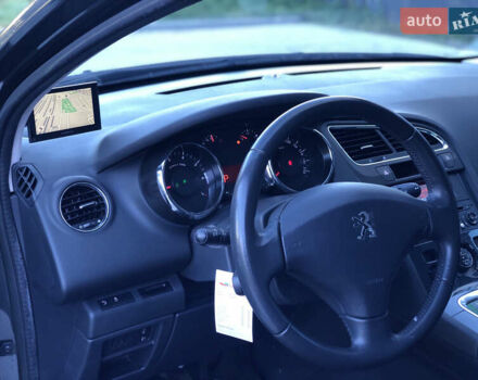 Сірий Пежо 5008, об'ємом двигуна 1.6 л та пробігом 185 тис. км за 10400 $, фото 31 на Automoto.ua