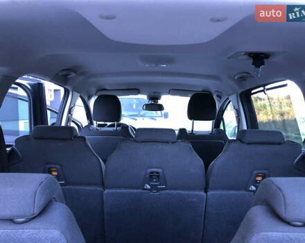 Сірий Пежо 5008, об'ємом двигуна 1.6 л та пробігом 185 тис. км за 10400 $, фото 43 на Automoto.ua