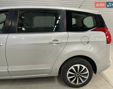 Сірий Пежо 5008, об'ємом двигуна 1.6 л та пробігом 237 тис. км за 10650 $, фото 36 на Automoto.ua