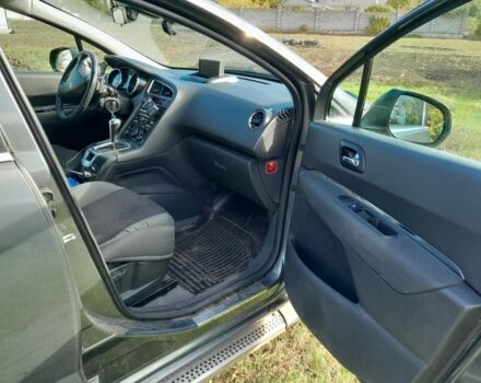 Сірий Пежо 5008, об'ємом двигуна 1.6 л та пробігом 300 тис. км за 9000 $, фото 7 на Automoto.ua