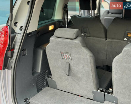 Сірий Пежо 5008, об'ємом двигуна 1.6 л та пробігом 200 тис. км за 12300 $, фото 35 на Automoto.ua