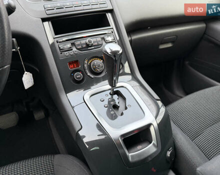 Сірий Пежо 5008, об'ємом двигуна 1.6 л та пробігом 200 тис. км за 12300 $, фото 60 на Automoto.ua