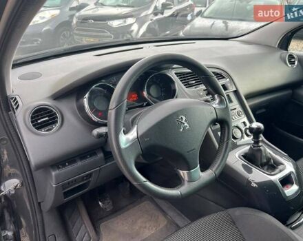 Сірий Пежо 5008, об'ємом двигуна 1.6 л та пробігом 202 тис. км за 10699 $, фото 16 на Automoto.ua