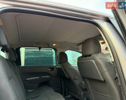 Сірий Пежо 5008, об'ємом двигуна 1.6 л та пробігом 200 тис. км за 12300 $, фото 55 на Automoto.ua