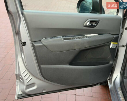 Сірий Пежо 5008, об'ємом двигуна 1.6 л та пробігом 200 тис. км за 12300 $, фото 16 на Automoto.ua