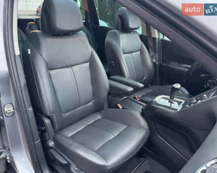 Сірий Пежо 5008, об'ємом двигуна 1.6 л та пробігом 223 тис. км за 10750 $, фото 94 на Automoto.ua