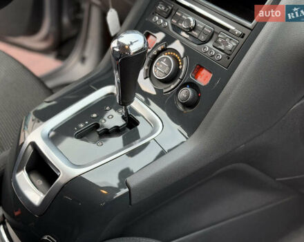 Сірий Пежо 5008, об'ємом двигуна 1.6 л та пробігом 200 тис. км за 12300 $, фото 23 на Automoto.ua