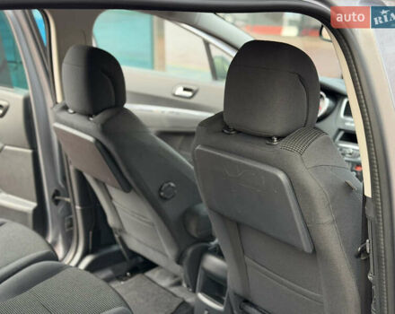 Сірий Пежо 5008, об'ємом двигуна 1.6 л та пробігом 200 тис. км за 12300 $, фото 26 на Automoto.ua